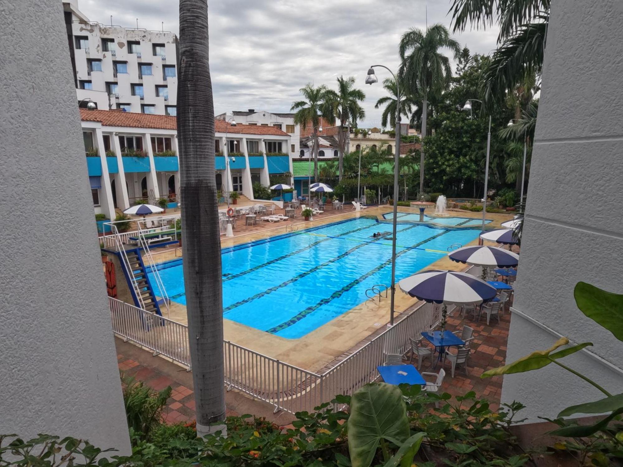 Hotel Bachue Girardot Esterno foto
