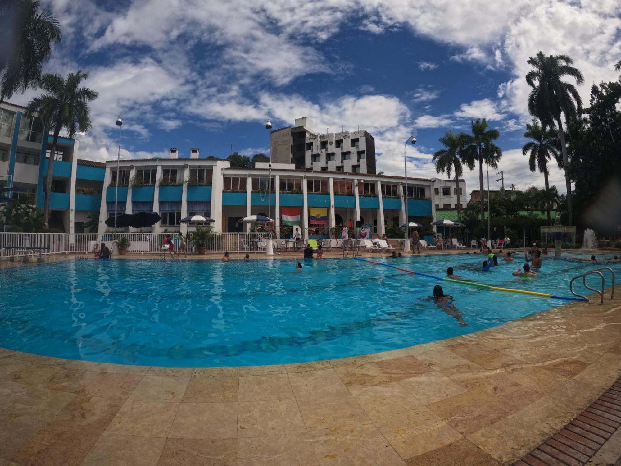 Hotel Bachue Girardot Esterno foto