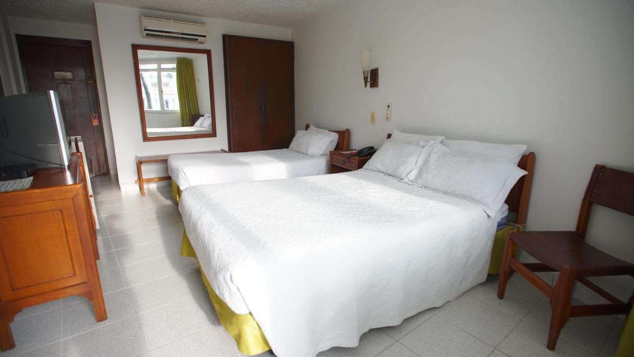 Hotel Bachue Girardot Esterno foto